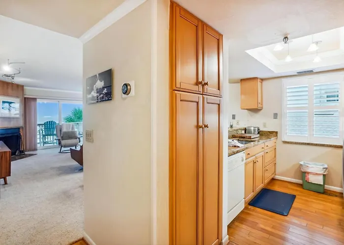 Pelican Pointe 3b * Clearwater Beach